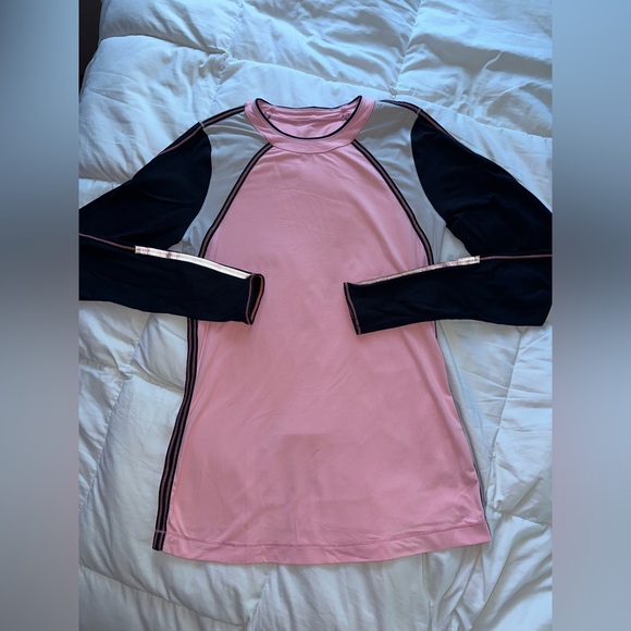 EUC Lululemon Run: Layer Me Long Sleeve Size 6/8 - Picture 9 of 9